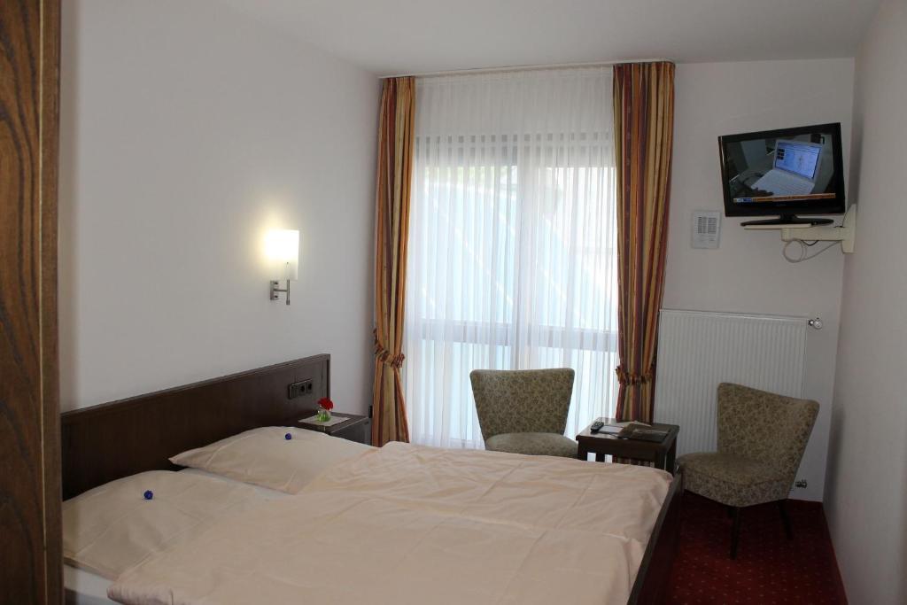 Hotel Pohl Kinheim Стая снимка